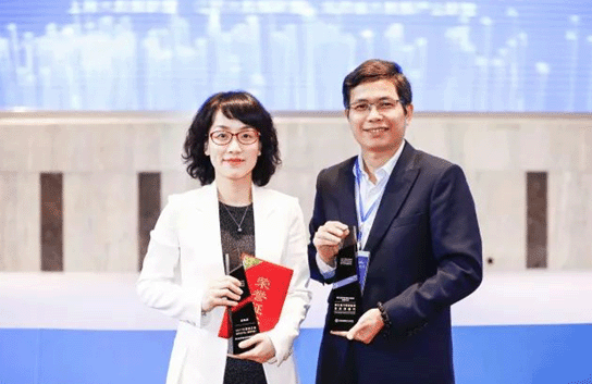 【合作伙伴】遠(yuǎn)傳技術(shù)收獲云計(jì)算大數(shù)據(jù)產(chǎn)業(yè)兩項(xiàng)大獎(jiǎng) 【合作伙伴】遠(yuǎn)傳技術(shù)收獲云計(jì)算大數(shù)據(jù)產(chǎn)業(yè)兩項(xiàng)大獎(jiǎng)