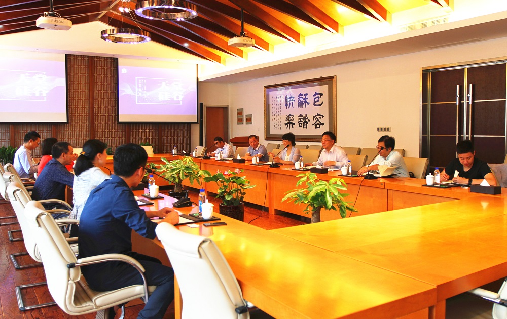 西湖區(qū)人大常委會(huì)主任施增富一行考察天堂硅谷